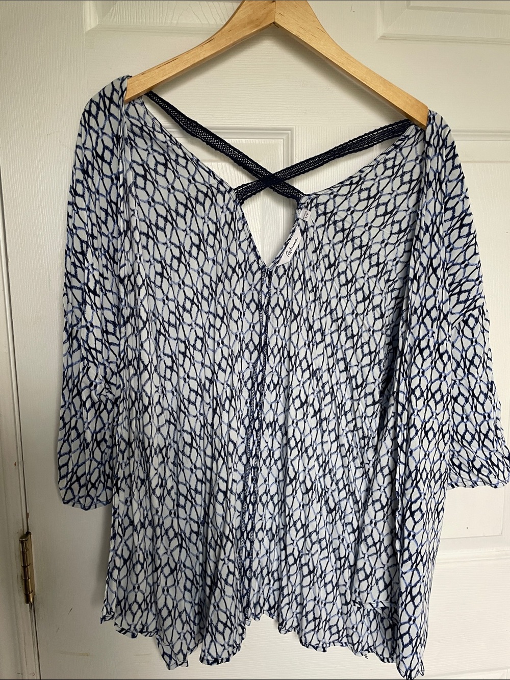 Reitmans Navy and White Patterned V-Neck Tunic with Crisscross Back